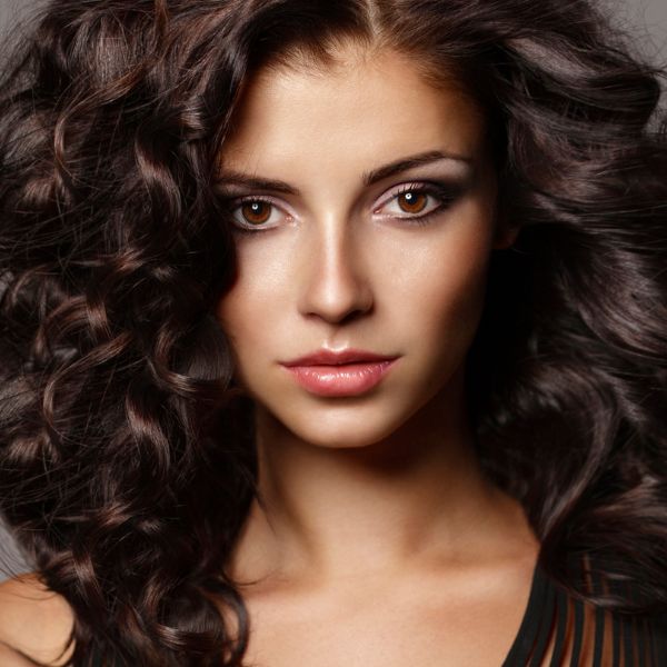 A Foolproof Guide: How To Use Bronzer Makeup Properly